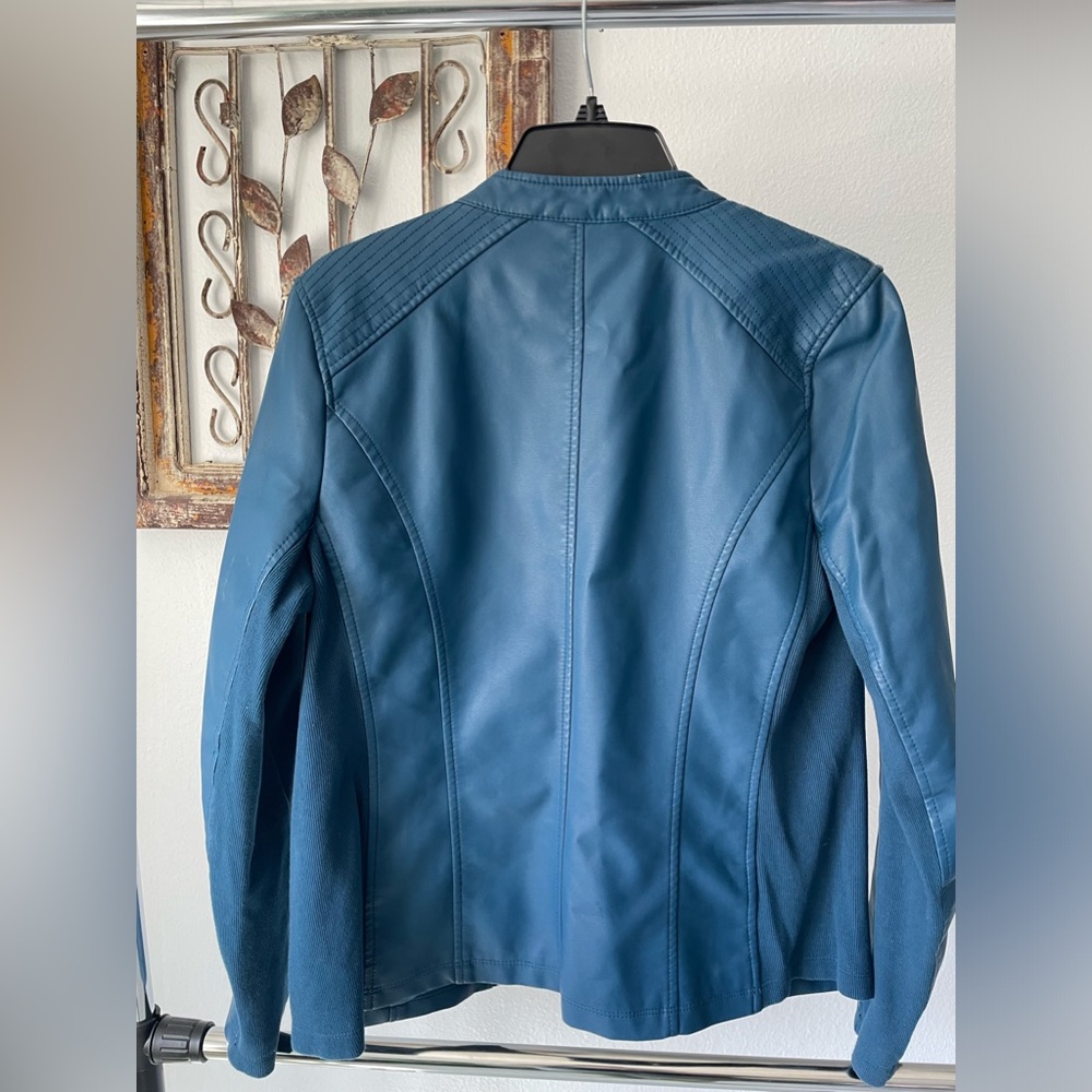 Jacket - Picture 2 of 4